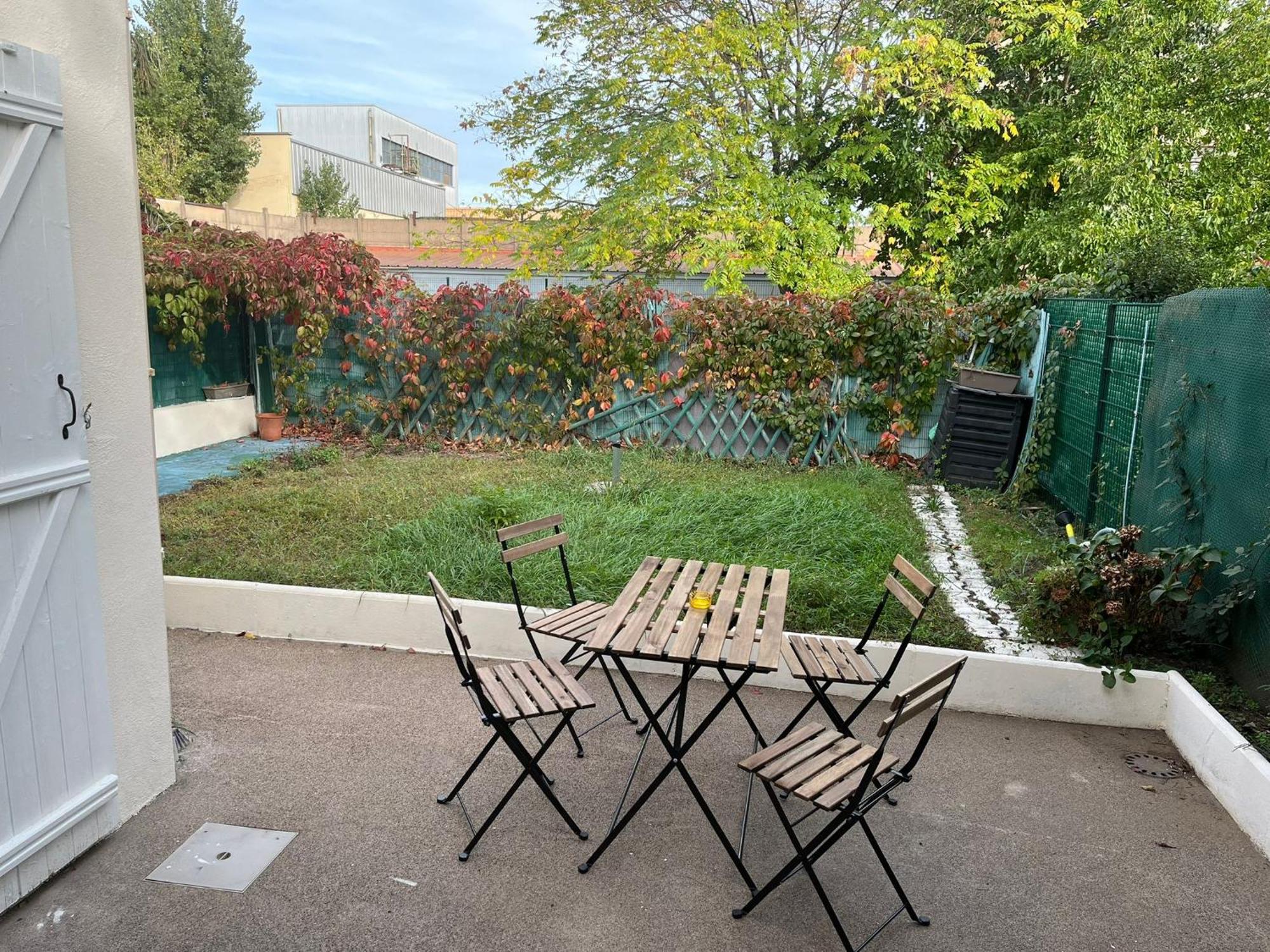 Charmante Maison Avec Jardin Sans Vis-A-Vis Saint-Fons 外观 照片